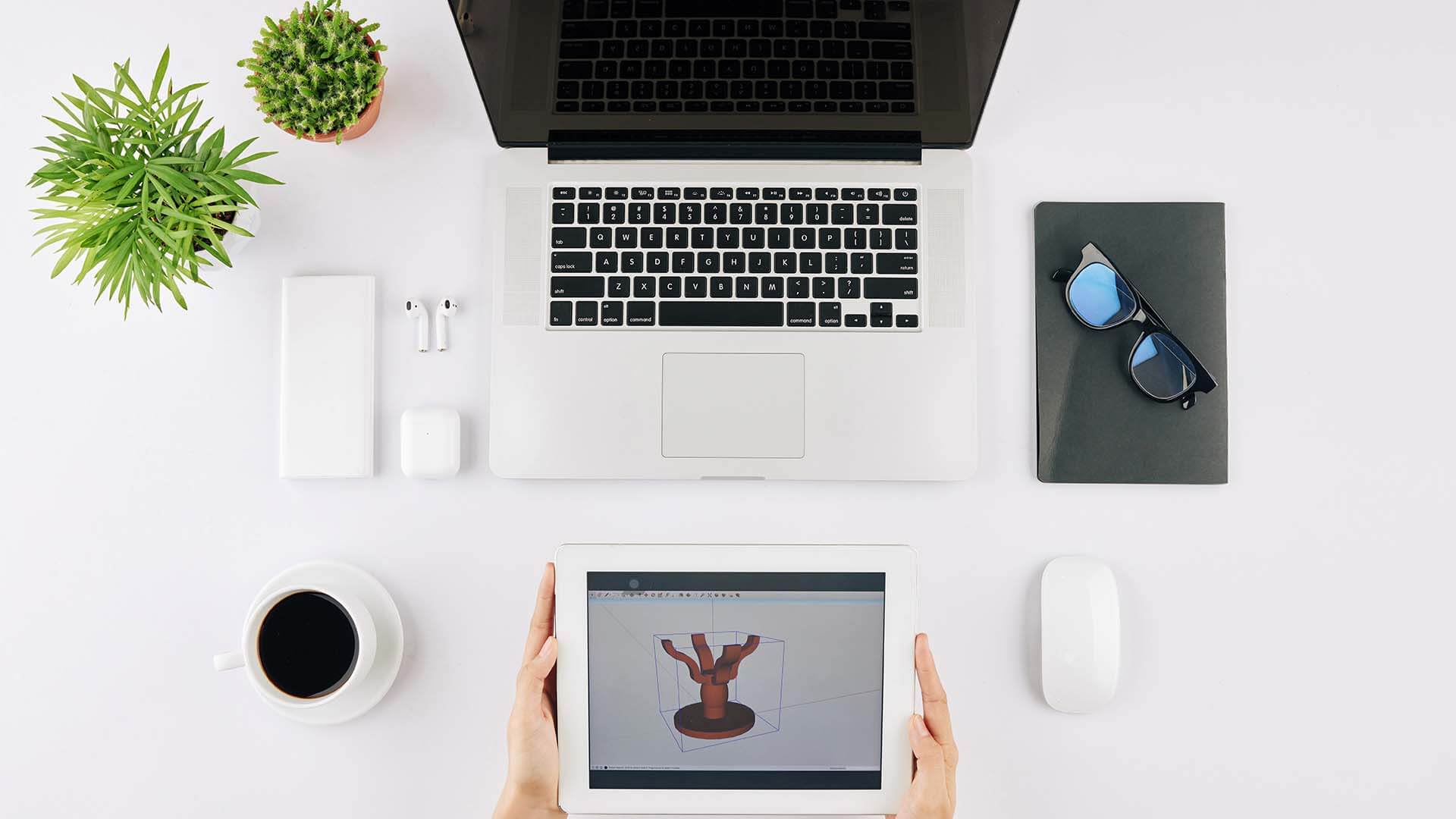 designer-checking-table-visualization