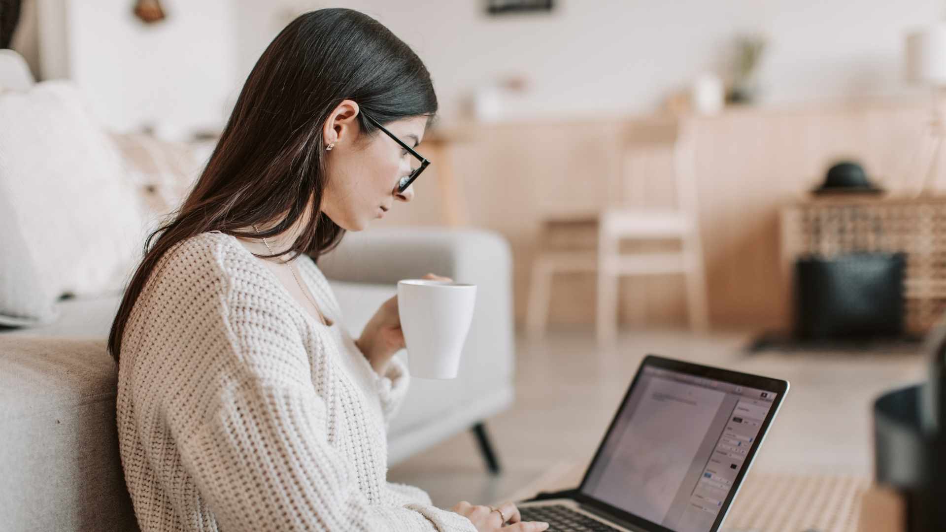 lady writing a content