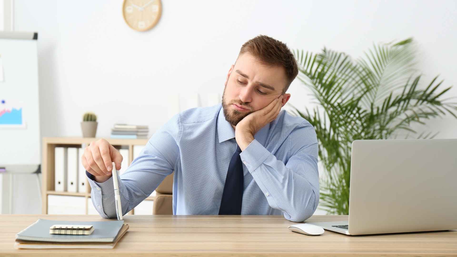 lazy employee procrastinating