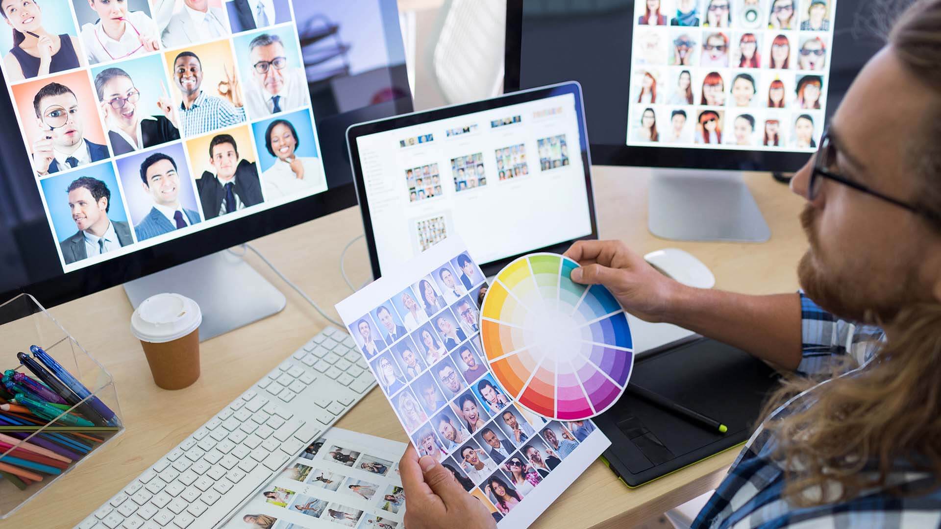 male-executive-working-at-his-desk