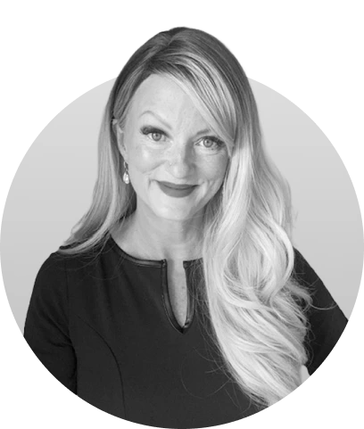 Amy Augustin headshot on circle shape